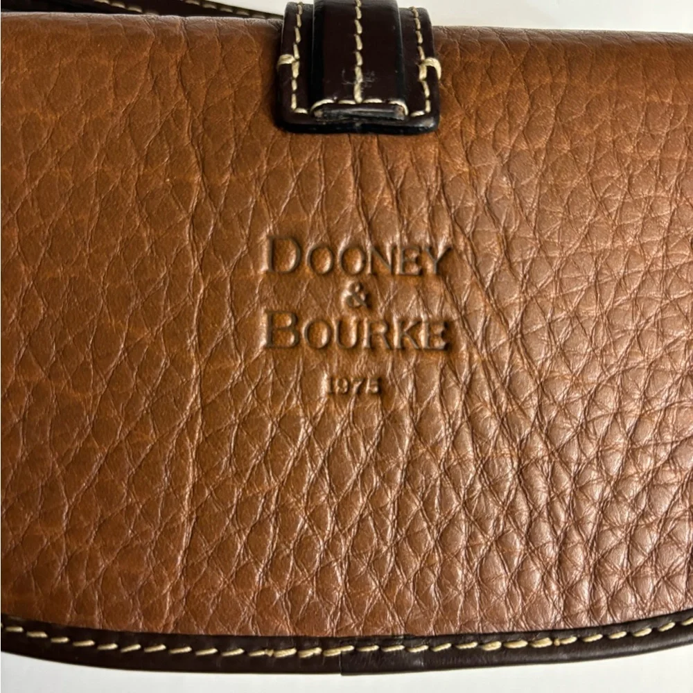 Dooney & Bourke Vintage Leather Wristlet/Clutch in Brown with Front Ring Detail